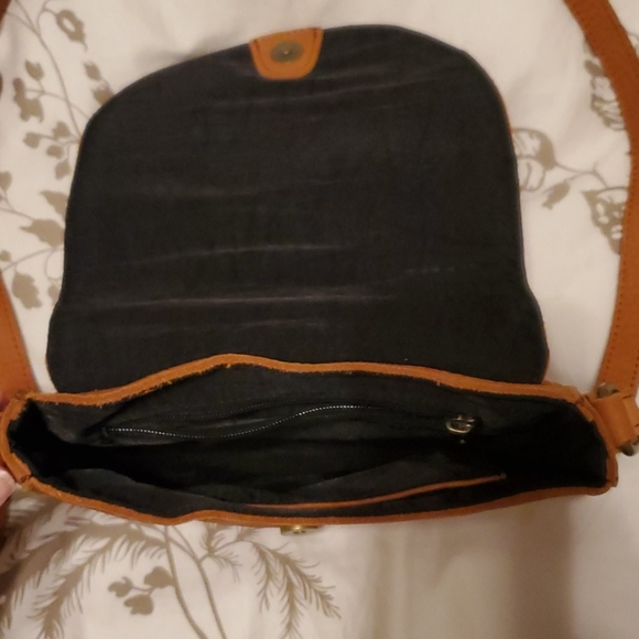 Duluth Trading Co Saddle Bag Crossbody - Picture 3 of 8